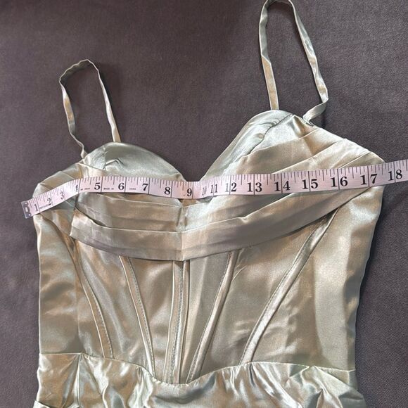 Women’s Light Green Prom Formal Dress Criss Cross Straps Leg Slit Size 8 NWOT - Picture 11 of 12